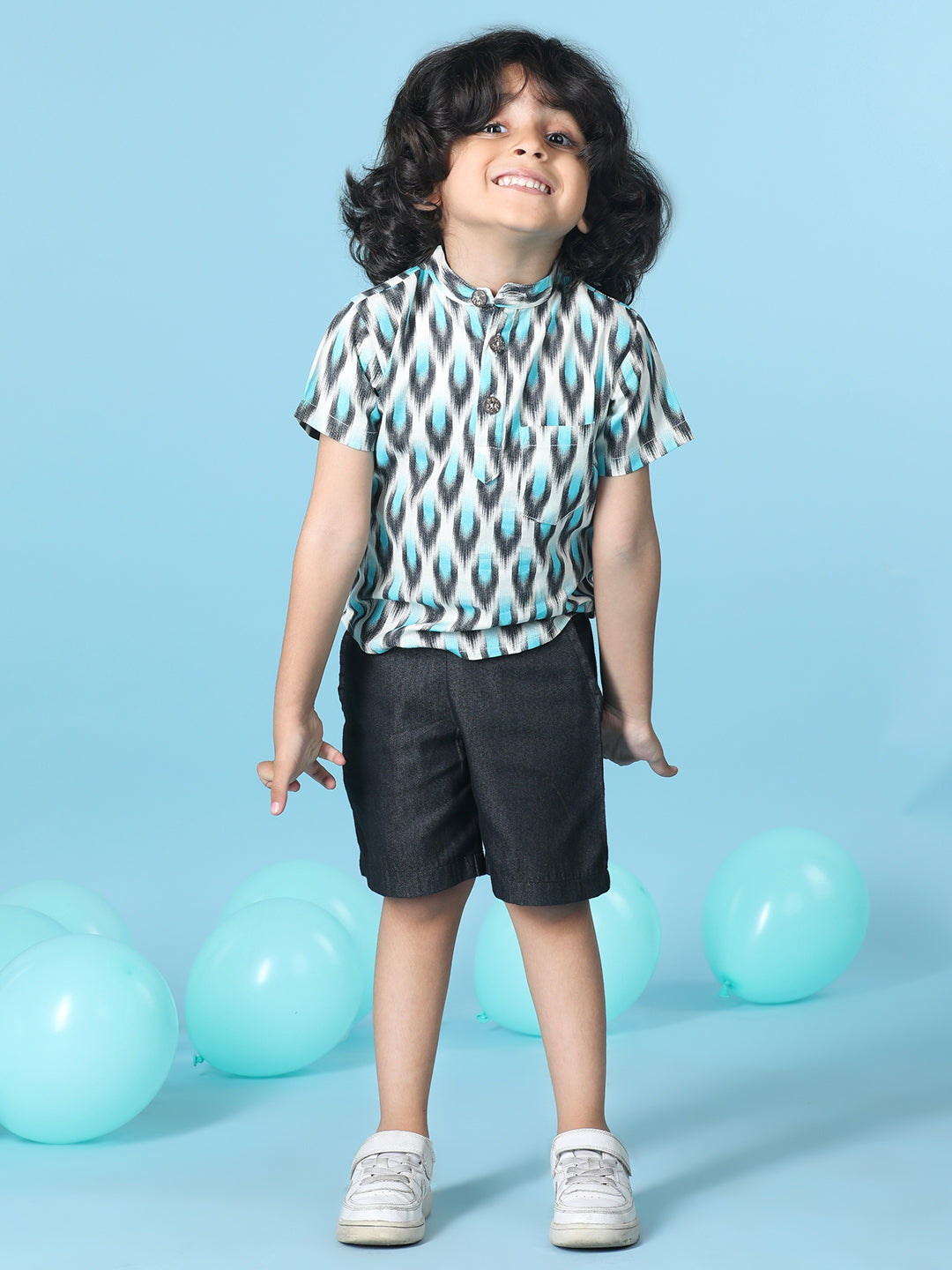 Cutiekins Boys Abstract Print T-Shirt With Solid Short -Off White & Black