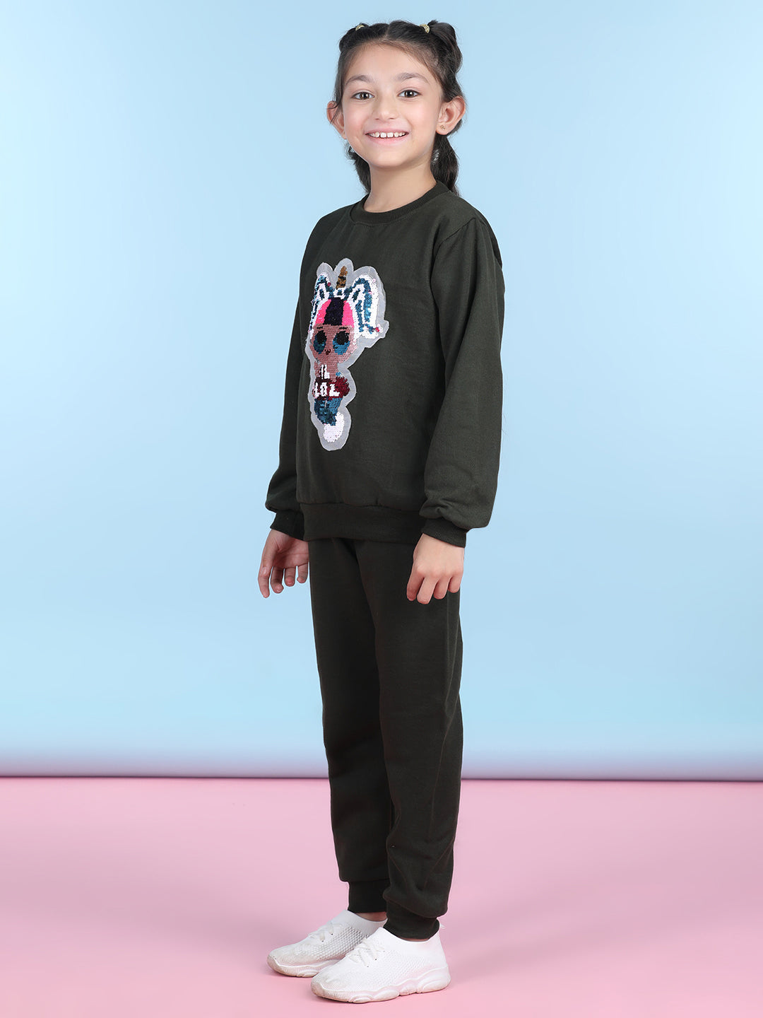 Cutiekins Girls Mehendi Green & White Sweatshirt With Trackpant