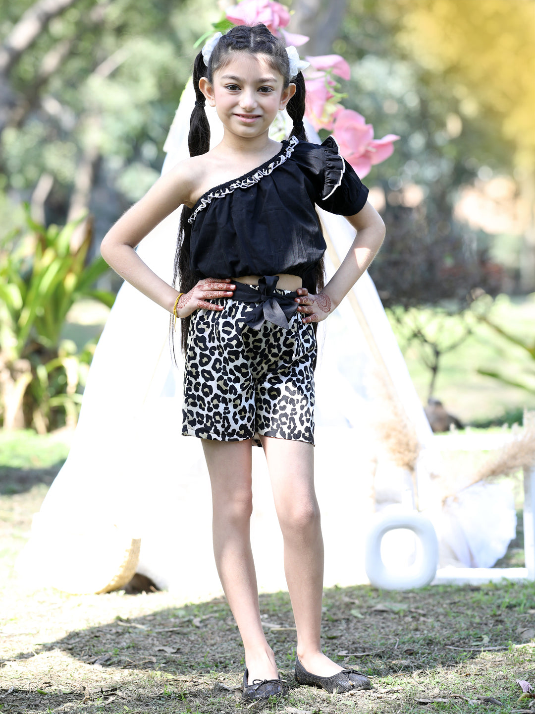 Cutiekins One Shoulder Solid Crop Top & Shorts Set -Black & Off White