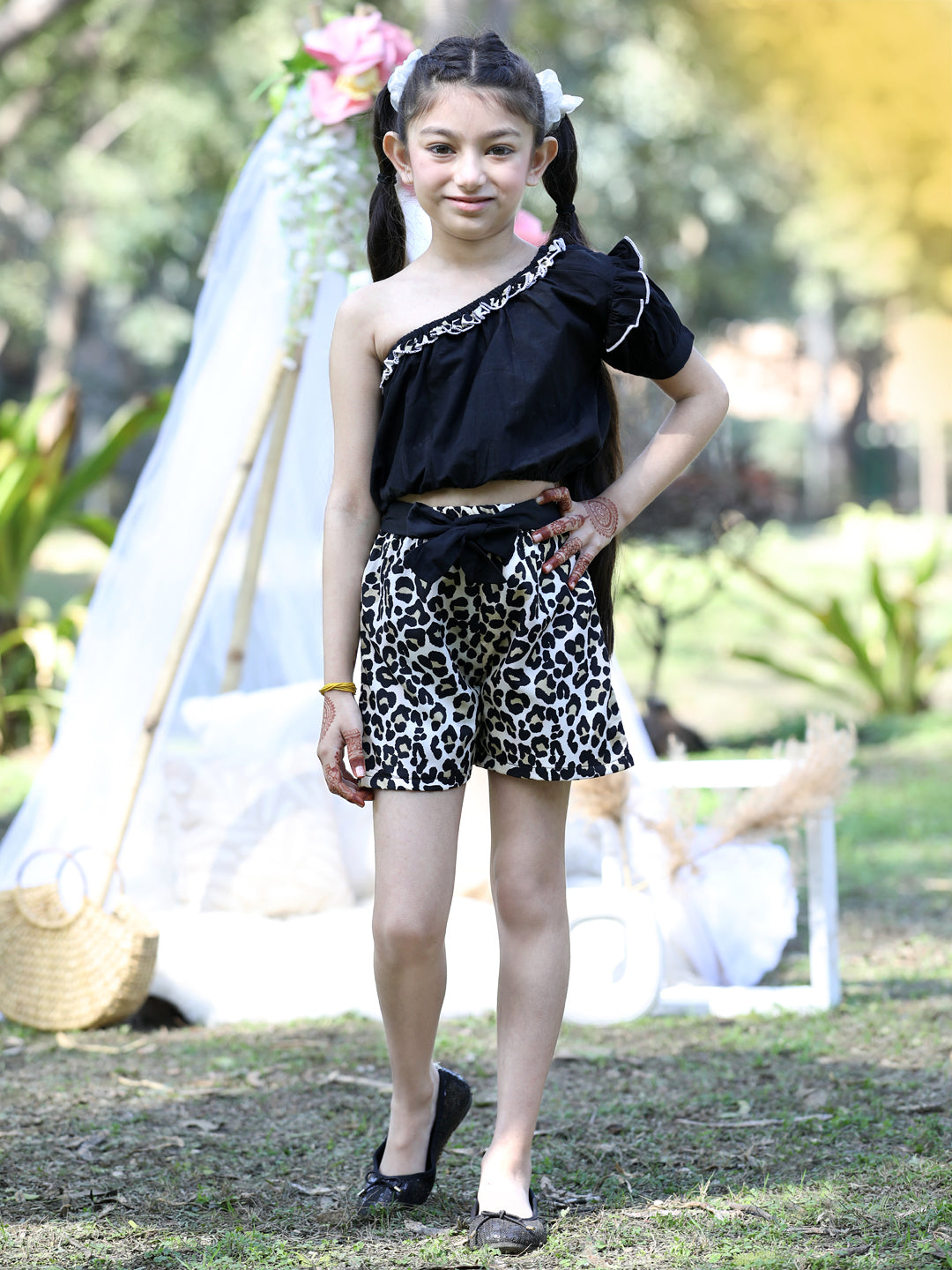 Cutiekins One Shoulder Solid Crop Top & Shorts Set -Black & Off White