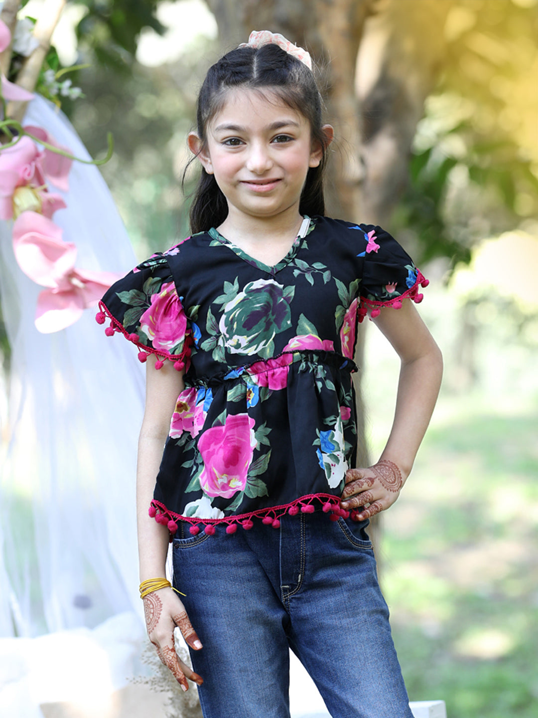 Cutiekins V-Neck Printed Regular Top- Black & Pink