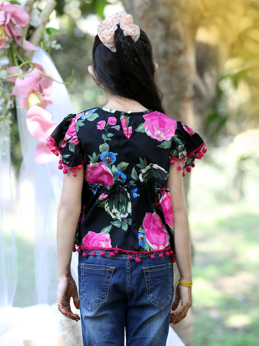 Cutiekins V-Neck Printed Regular Top- Black & Pink
