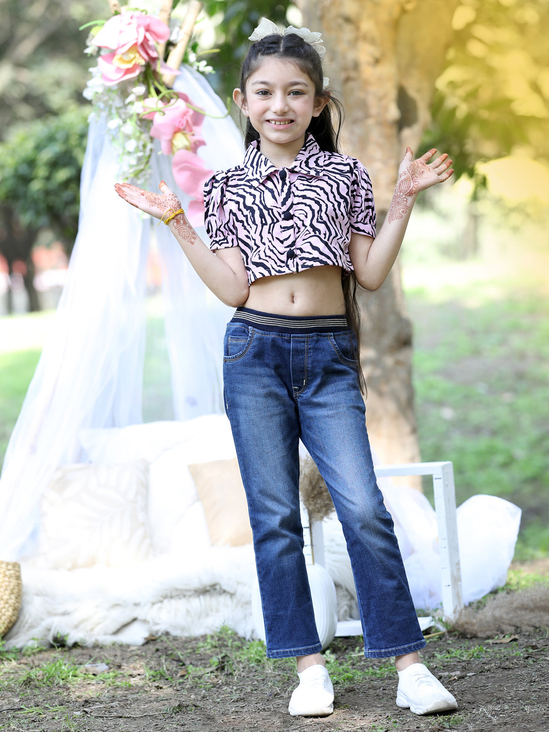 Cutiekins Shirt Collar Printed Crop Top-Light Pink & Black