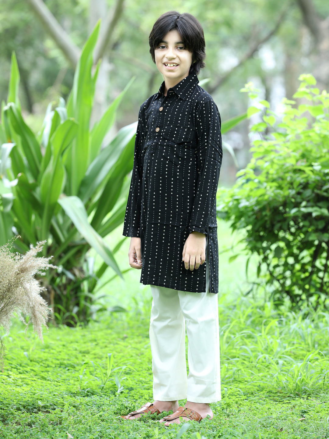 Cutiekins Self Design Kurta and Pajama Set-Black & Off White