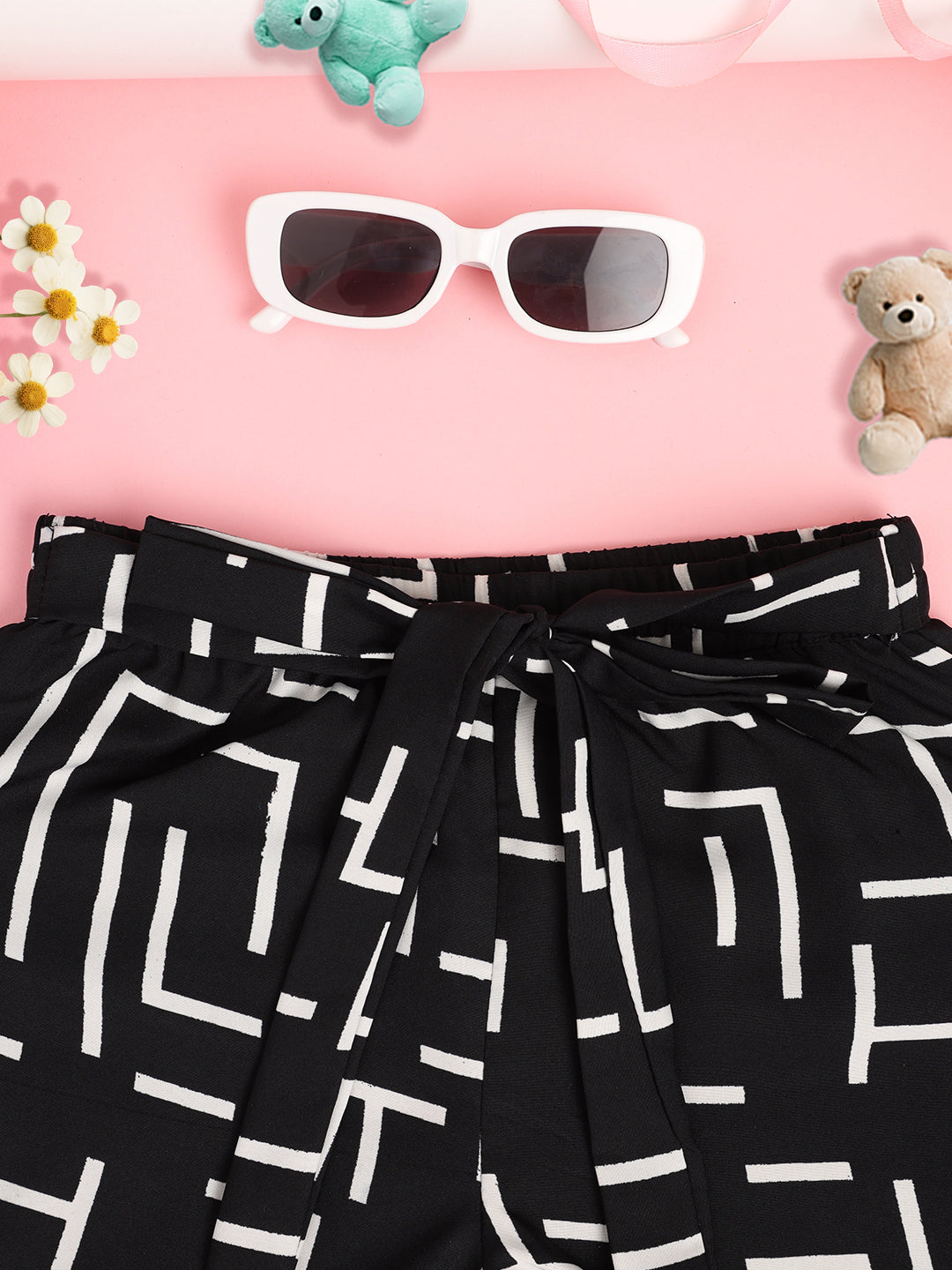 Cutiekins Girls Geomatric Print Embellished Short -Black & White