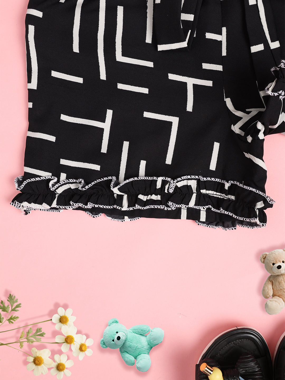 Cutiekins Girls Geomatric Print Embellished Short -Black & White