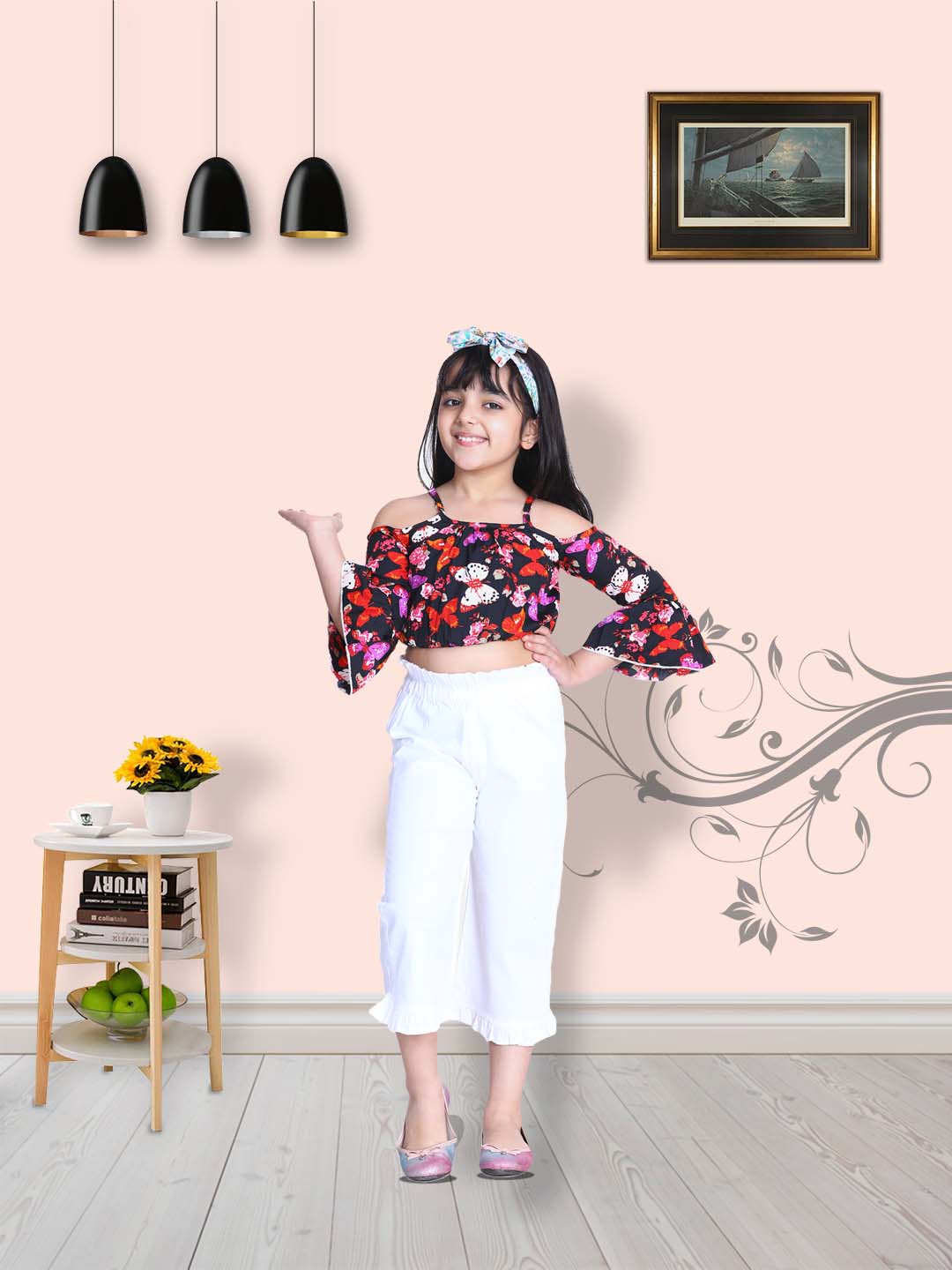 Cutiekins Butterfly Printed Bell Sleeves Crop Top & Solid Capri Capri Set -Black & White