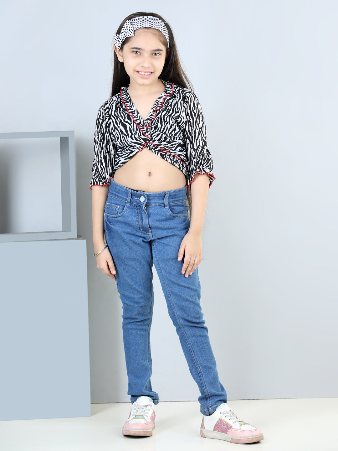 Cutiekins Printed V Neck Polyester Top-Black & White