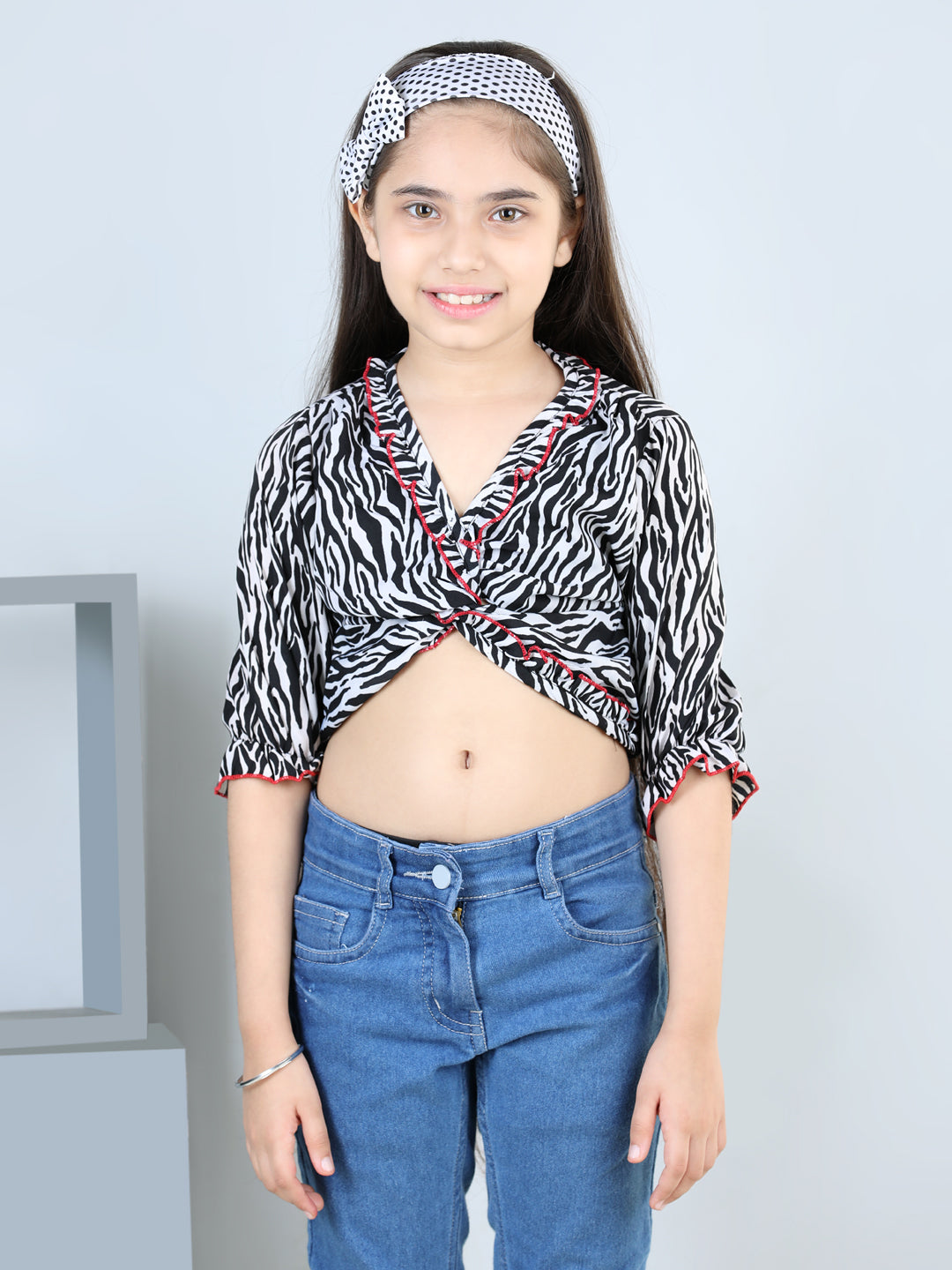 Cutiekins Printed V Neck Polyester Top-Black & White