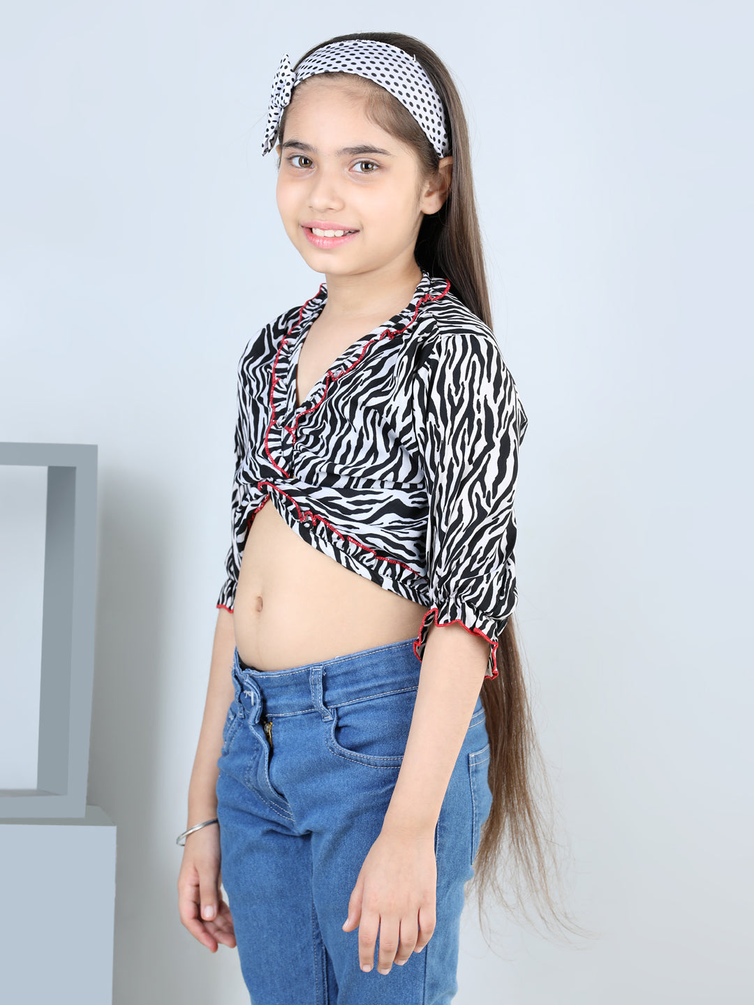 Cutiekins Printed V Neck Polyester Top-Black & White
