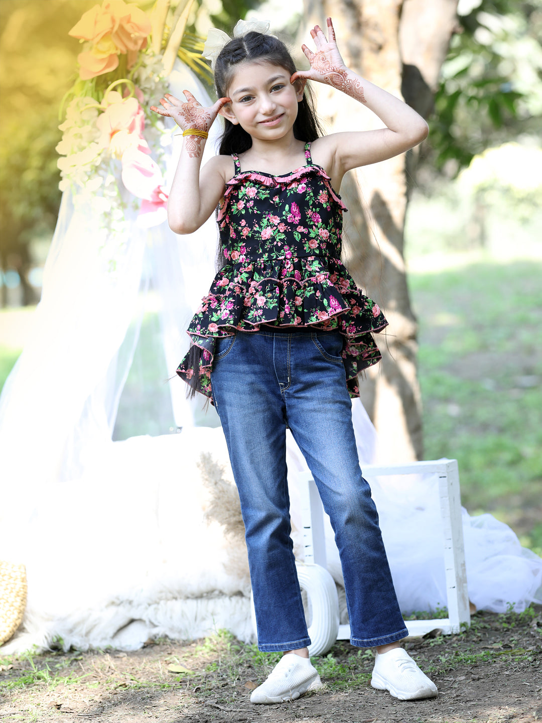 Cutiekins Shoulder Straps Printed Crop Top-Black & Green